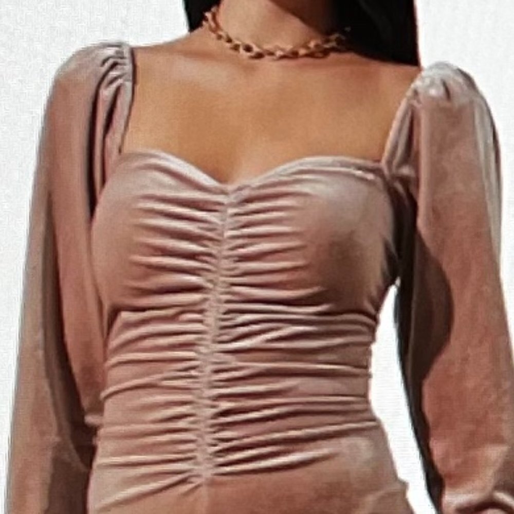 ASTR THE LABEL Ellsmere Ruched Velvet Long Sleeve Minidress Size M in blush nude